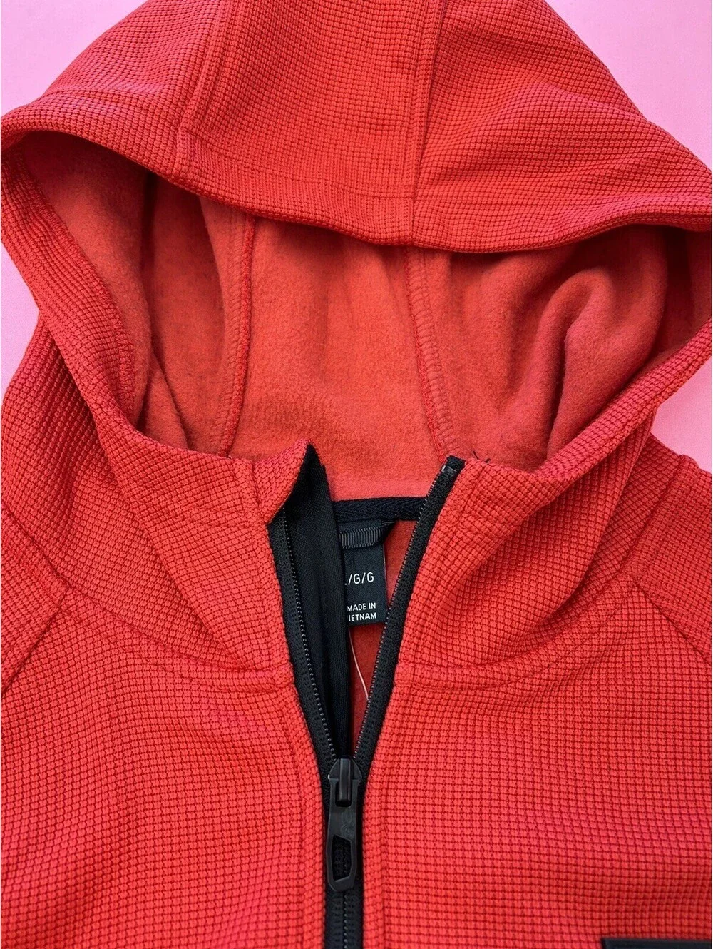 Spyder Mens Hoodie. Red With Black Sides & Part Of Sleeves. 1/4 Zip. Size L. NWT
